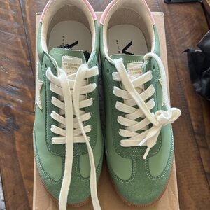 Vintage Havana Green and Pink Women Sneakers